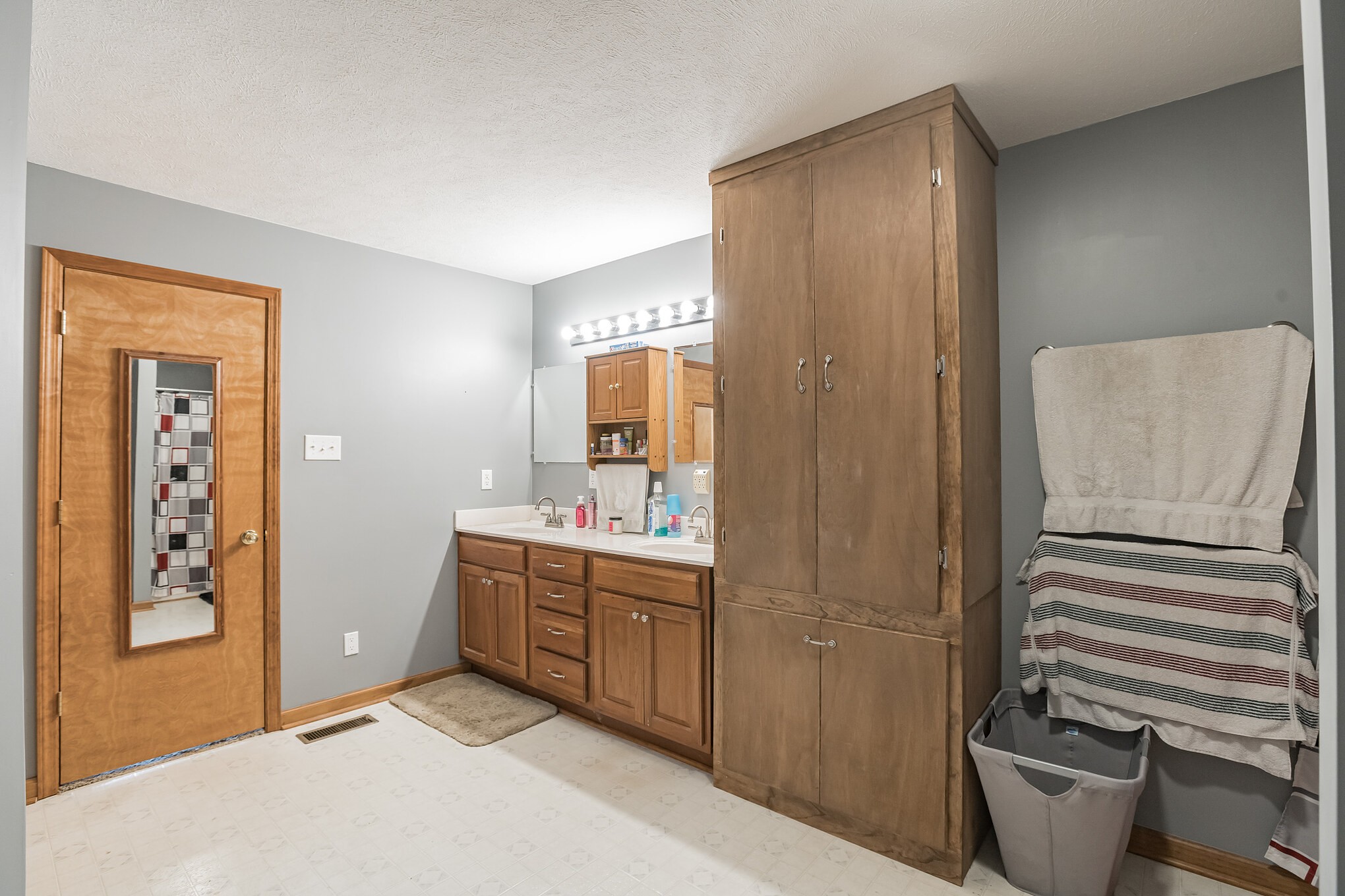 420 Sands Road Pulaski, TN 38478 - Photo 22 of 36 a bathroom with a sink a toilet and shower