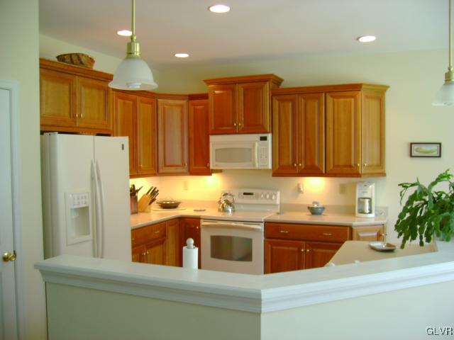 1431 Fox Ridge Easton, PA 18040 - Photo 4 of 12 Gallery Image 4