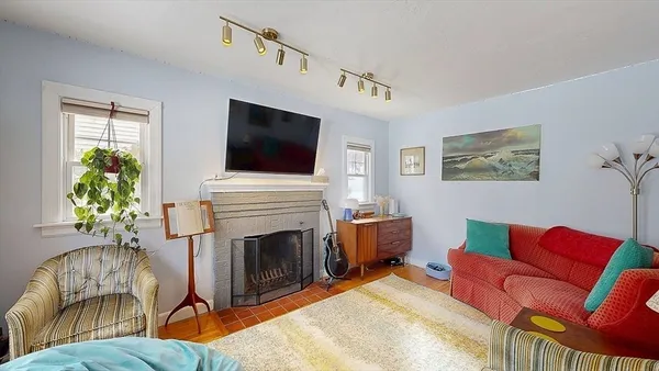 $625,000 | 28 Walworth Street, Worcester, MA 01602