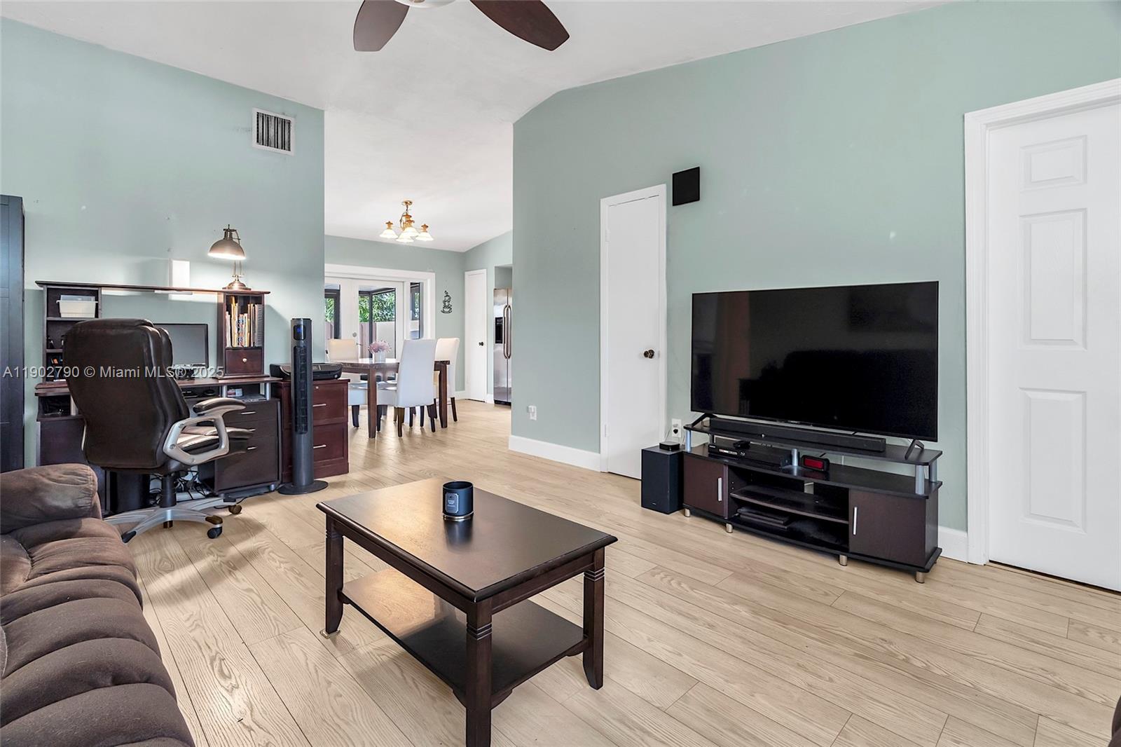 11634 Southwest 125th Court Miami, FL 33186 - Photo 5 of 24