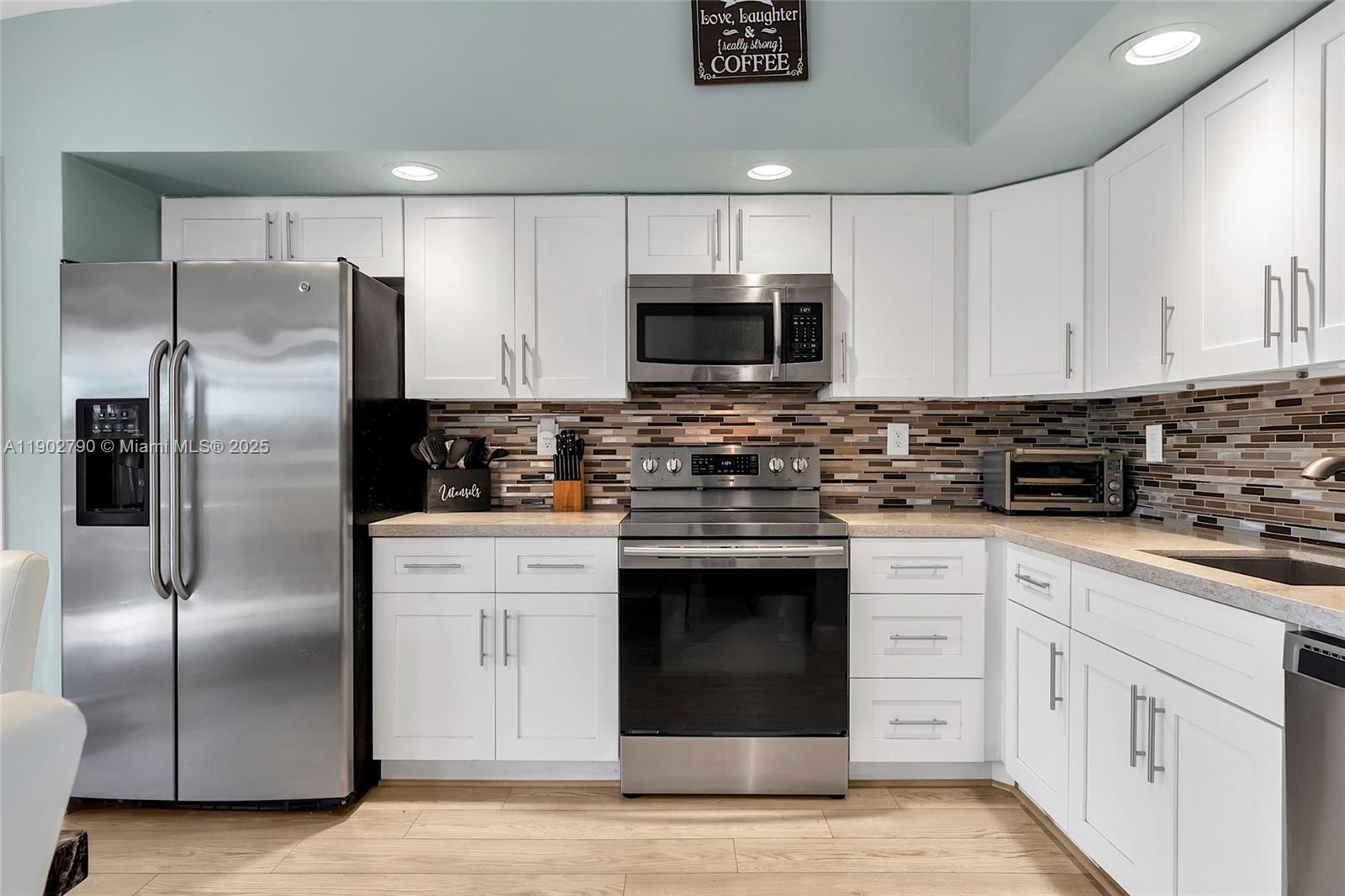 11634 Southwest 125th Court Miami, FL 33186 - Photo 8 of 24