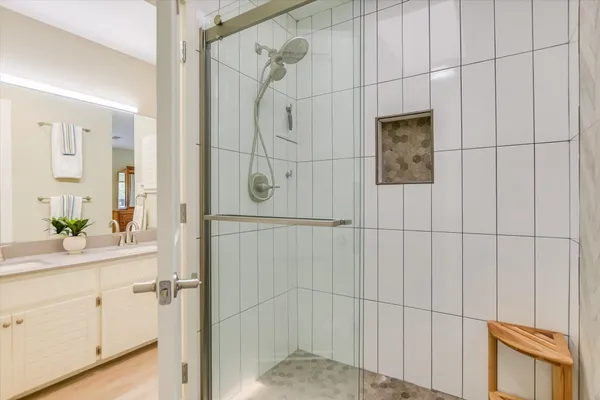 $785,000 | 402 Lost Echo, Unit 8, Horseshoe Bay, TX 78657