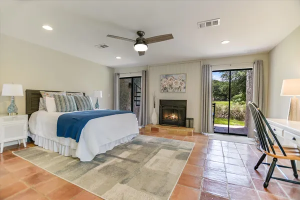 $785,000 | 402 Lost Echo, Unit 8, Horseshoe Bay, TX 78657