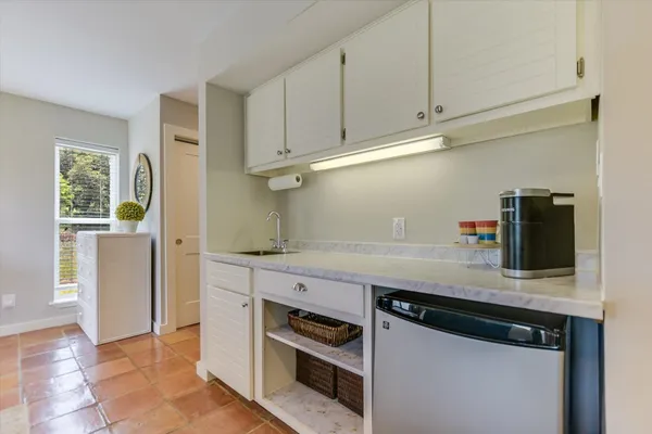 $785,000 | 402 Lost Echo, Unit 8, Horseshoe Bay, TX 78657