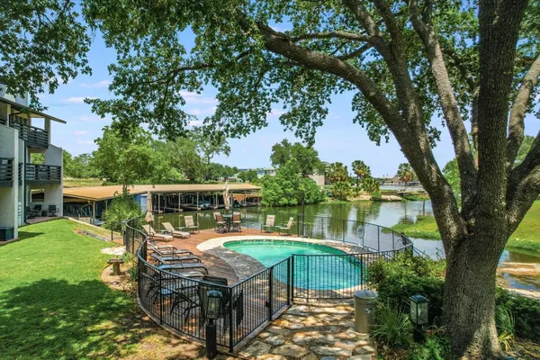 $785,000 | 402 Lost Echo, Unit 8, Horseshoe Bay, TX 78657