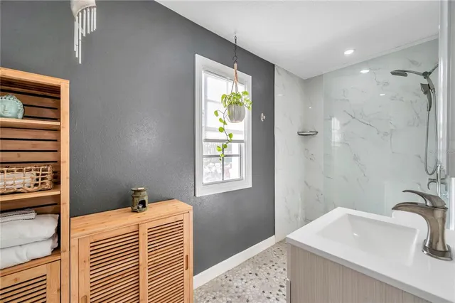 $2,600 | 4728 Beach Drive Southeast, Unit A, St. Petersburg, FL 33705