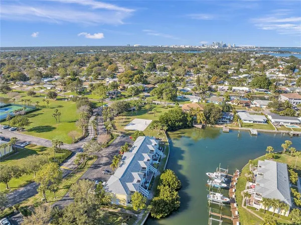 $2,600 | 4728 Beach Drive Southeast, Unit A, St. Petersburg, FL 33705