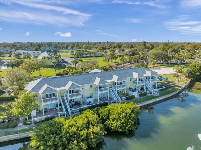 $2,600 | 4728 Beach Drive Southeast, Unit A, St. Petersburg, FL 33705