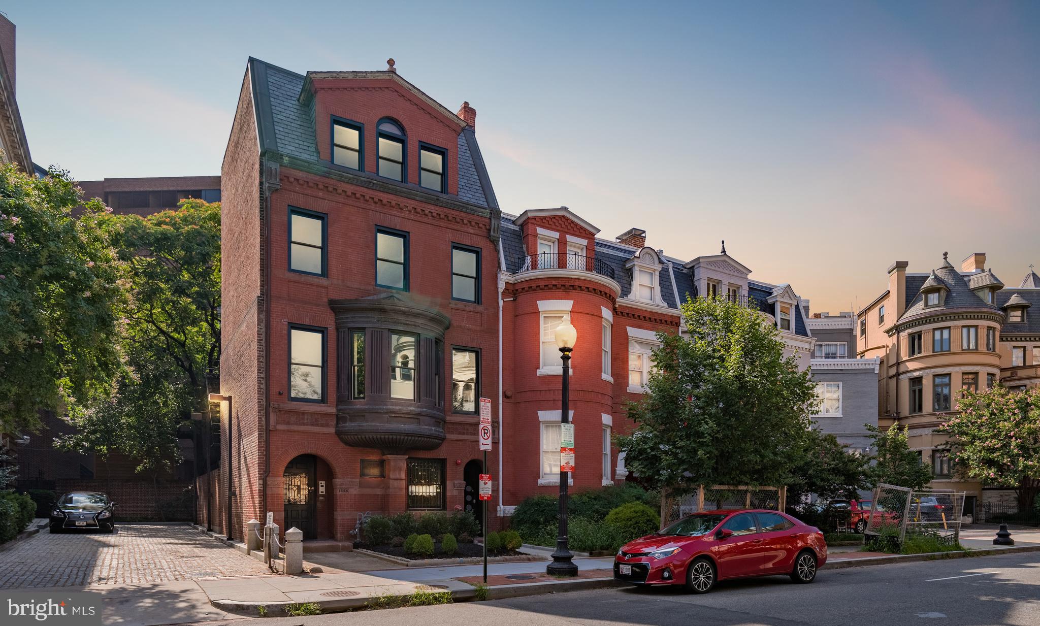 1524 18th Street Northwest, Unit 1 Washington, DC 20036 - Photo 2 of 20 a houses view