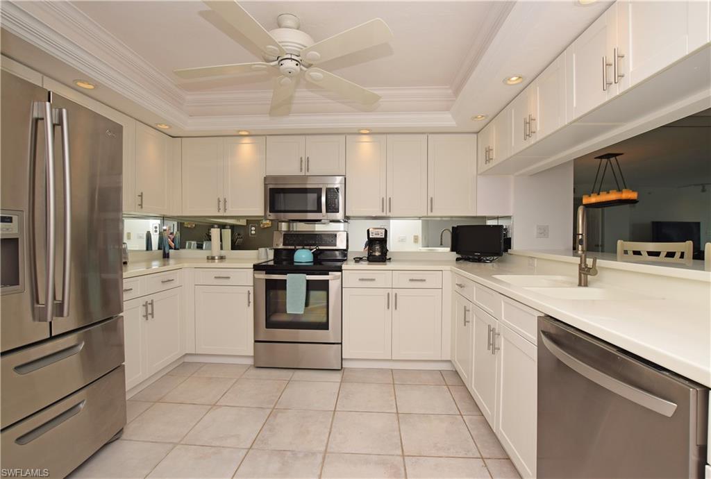 21 Bluebill Avenue, Unit 902 Naples, FL 34108 - Photo 12 of 44