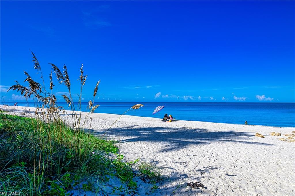 21 Bluebill Avenue, Unit 902 Naples, FL 34108 - Photo 4 of 44