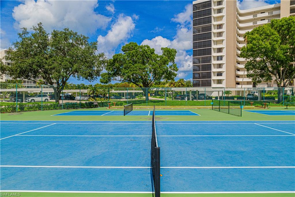 21 Bluebill Avenue, Unit 902 Naples, FL 34108 - Photo 43 of 44 View of tennis court