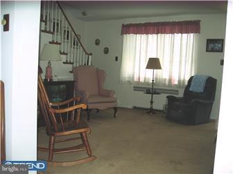 128 Green Valley Road Upper Darby, PA 19082 - Photo 2 of 10 Living Room