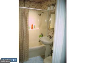 128 Green Valley Road Upper Darby, PA 19082 - Photo 5 of 10 Bathroom