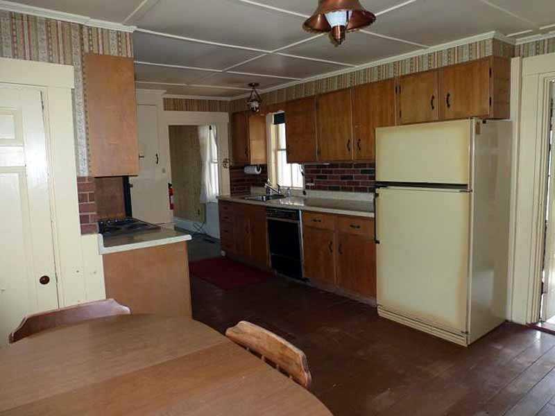 33 Fir Hollow Road Pemaquid, ME 04558 - Photo 6 of 35 Kitchen.