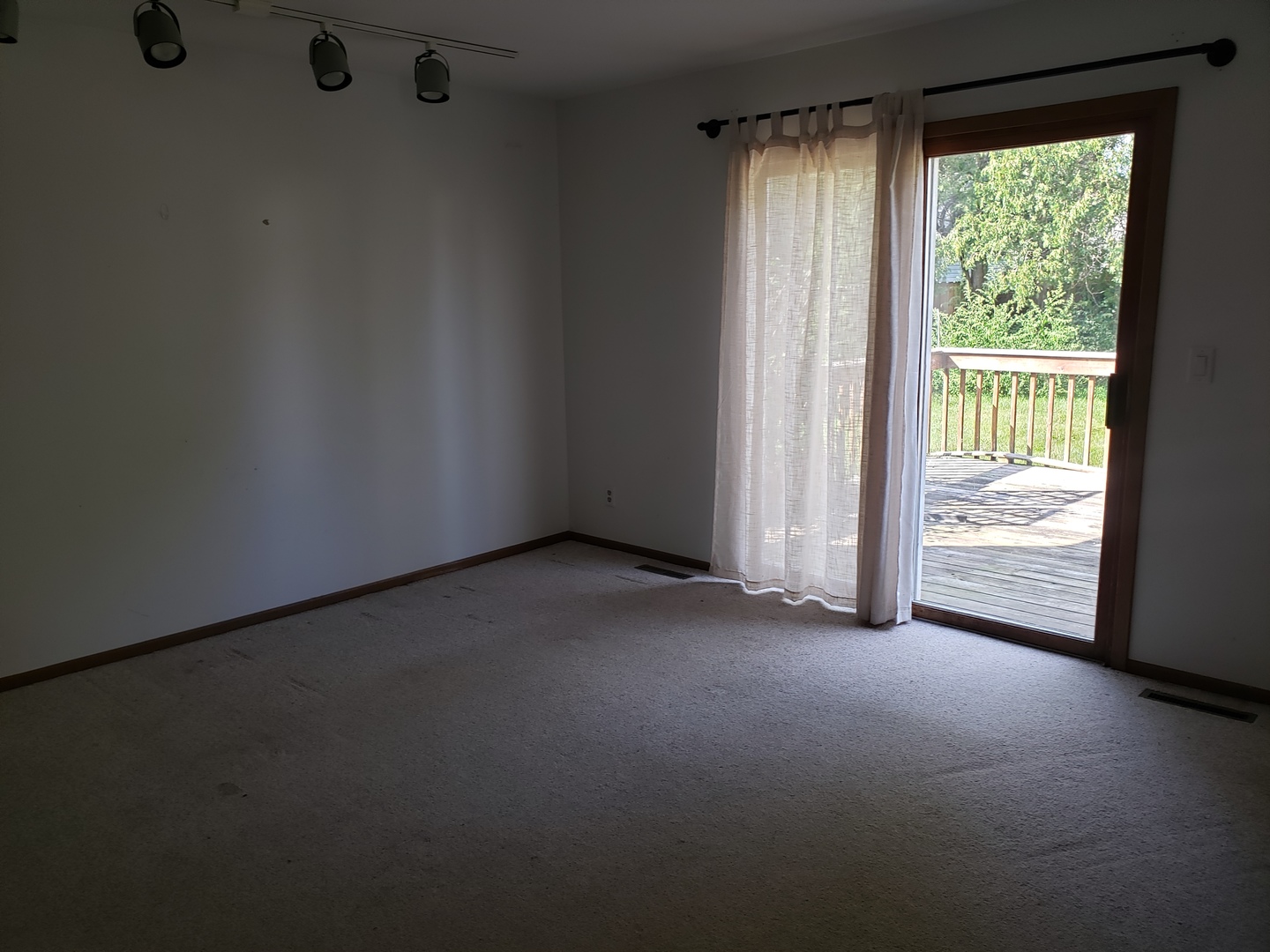 676 Concord Drive Crystal Lake, IL 60014 - Photo 5 of 16