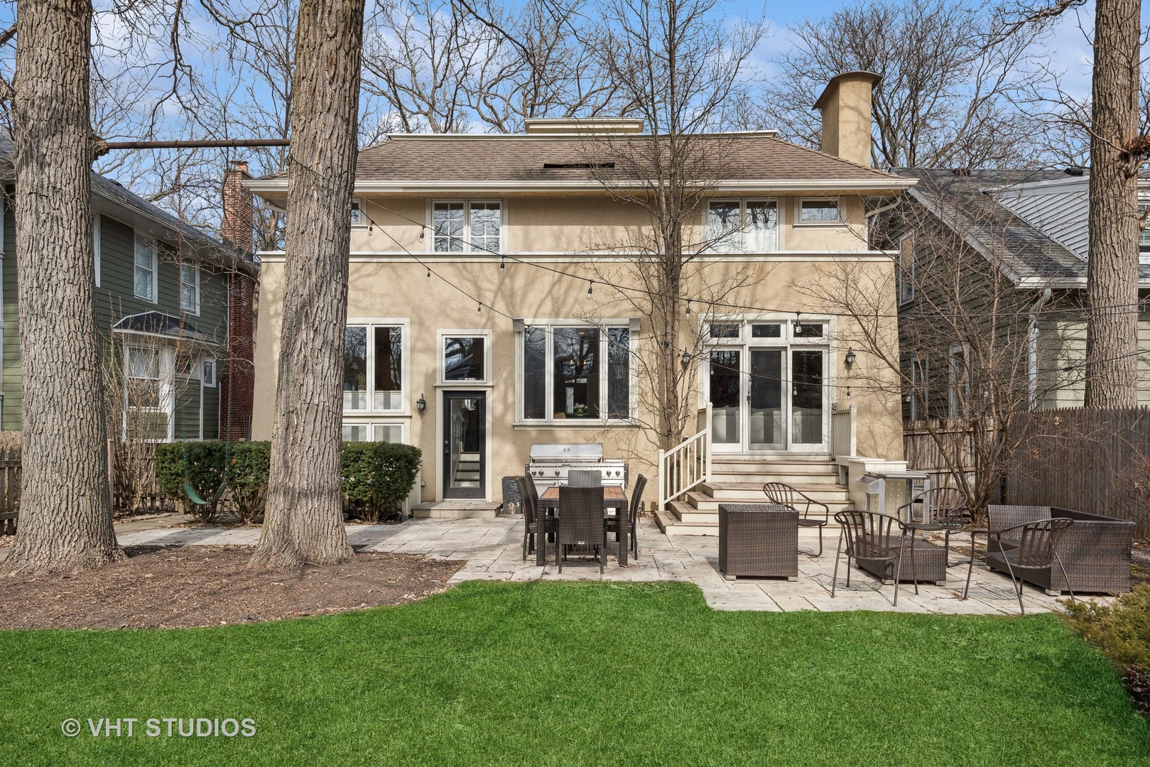 1411 Maple Avenue Wilmette, IL 60091 - Photo 28 of 41 a view of a building with a garden