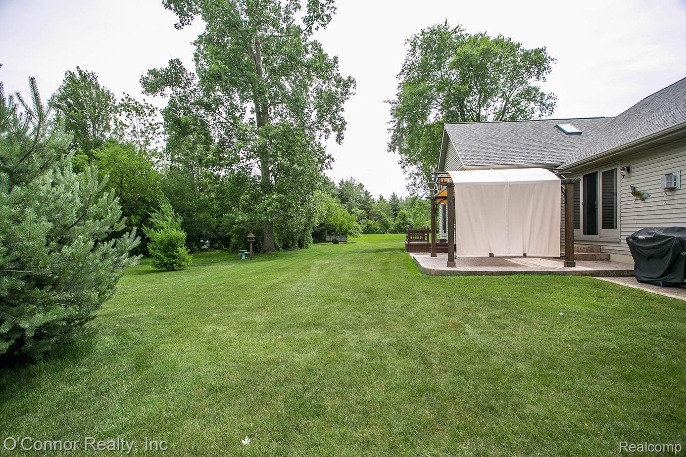 137 Rella Rae Avenue Marysville, MI 48040 - Photo 33 of 38
