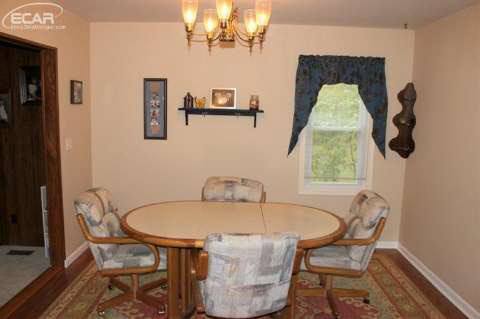 5138 East Carpenter Road Flint, MI 48506 - Photo 21 of 70 20421497-20.JPG