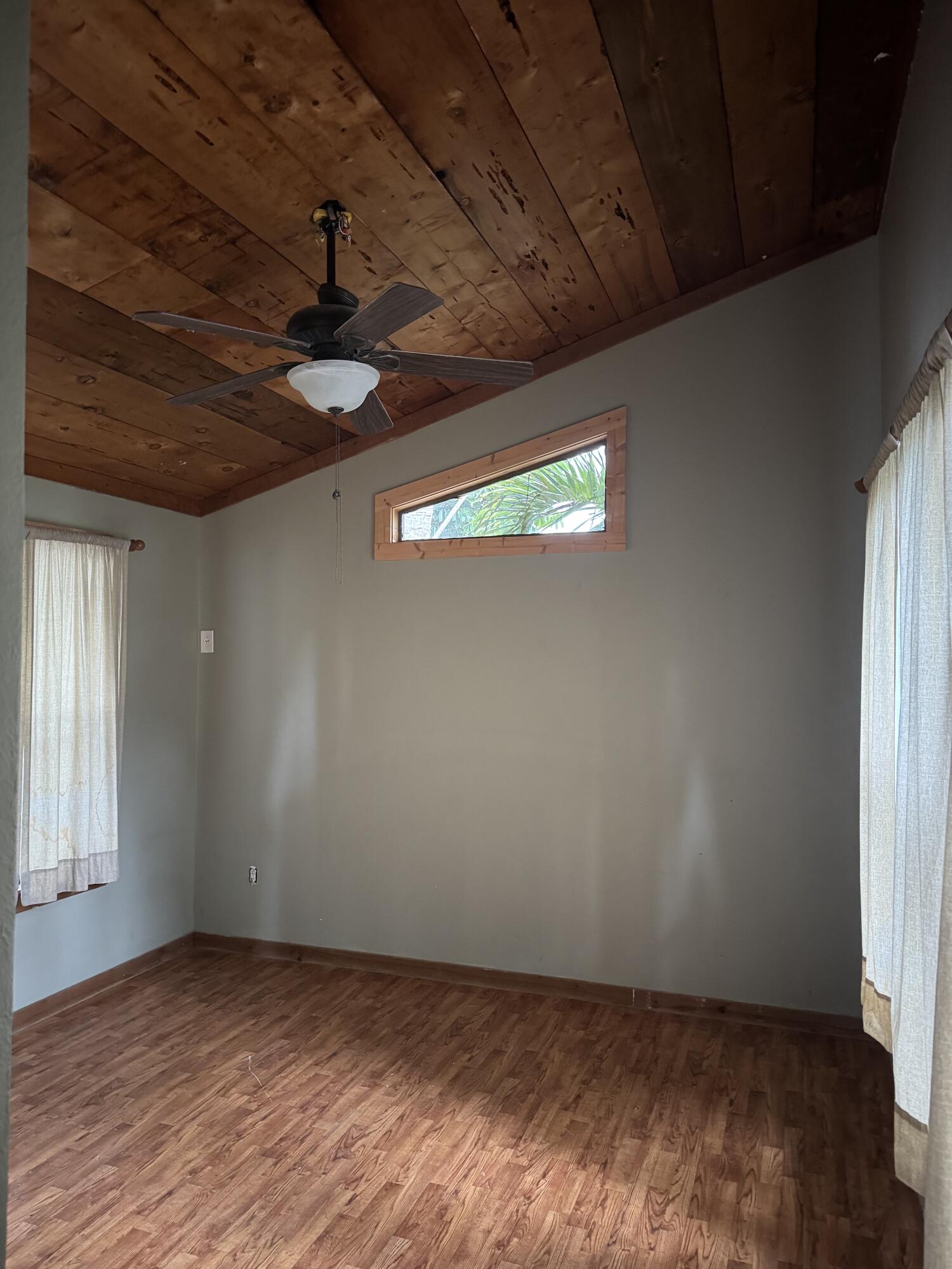 9636 Southwest Adams Avenue Okeechobee, FL 34974 - Photo 19 of 38 a view of an empty room