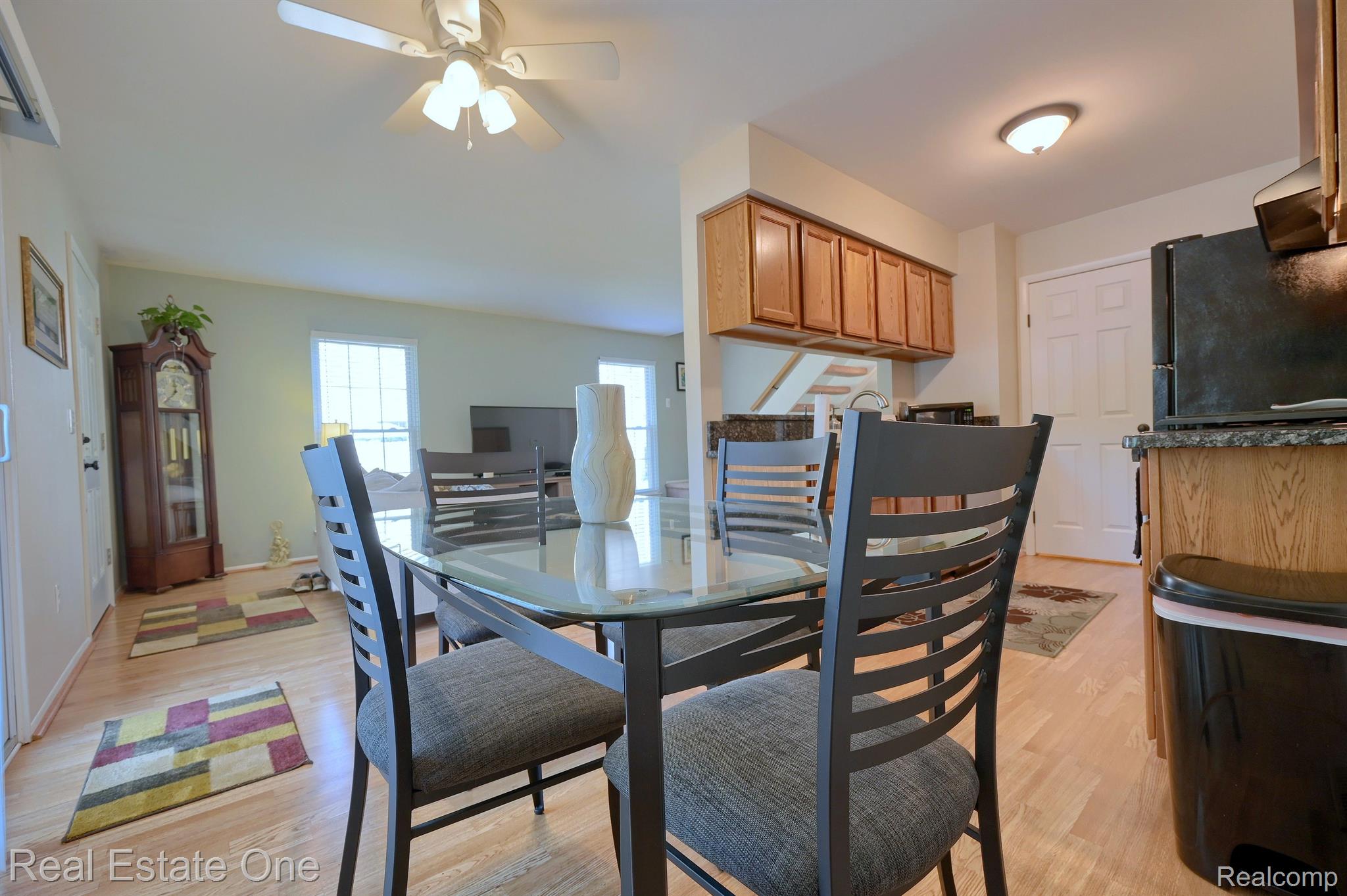 284 1st Street Rochester, MI 48307 - Photo 8 of 29 Eat-In Kitchen