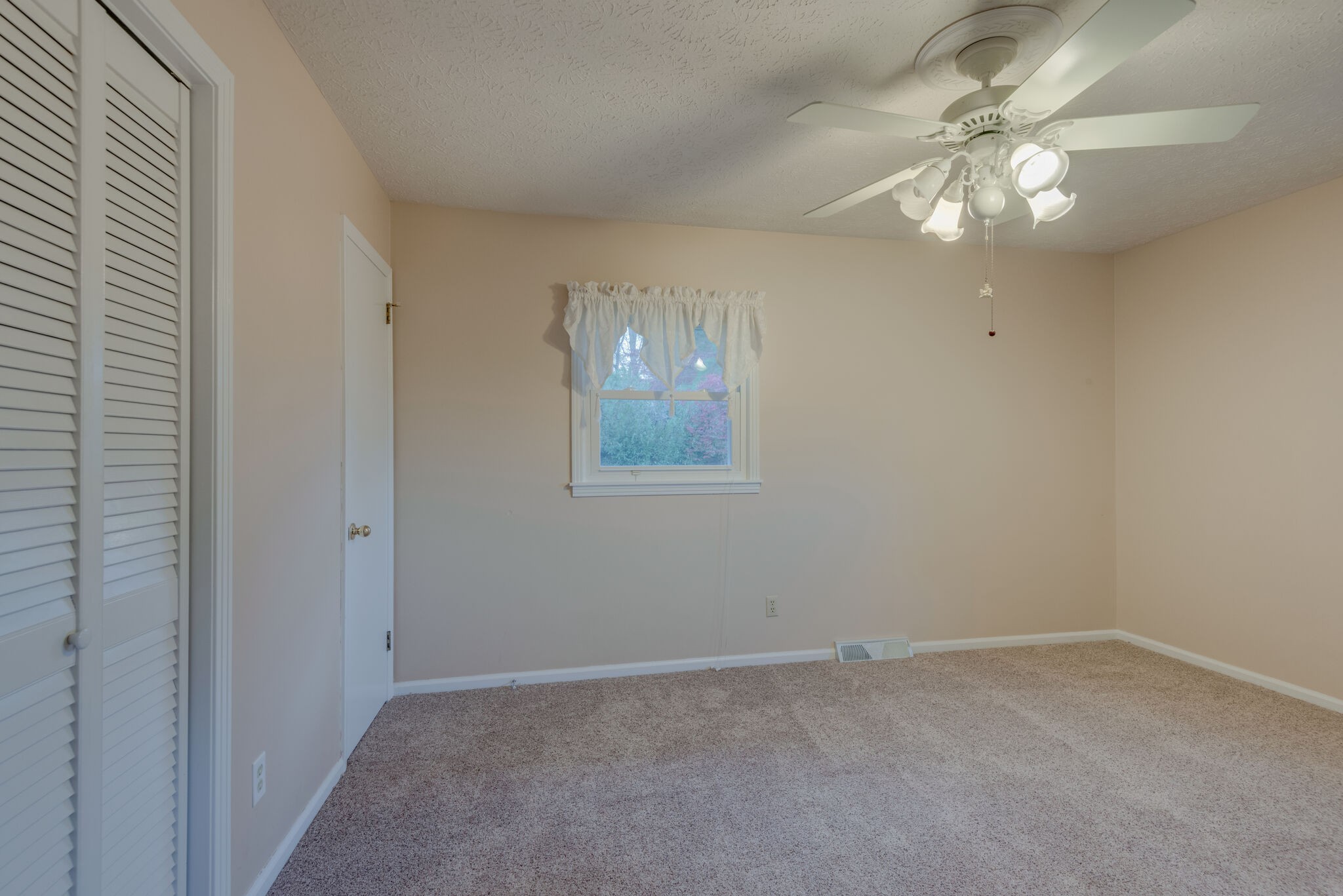 1111 Ridgecrest Drive Dickson, TN 37055 - Photo 17 of 36 Gallery Image 17
