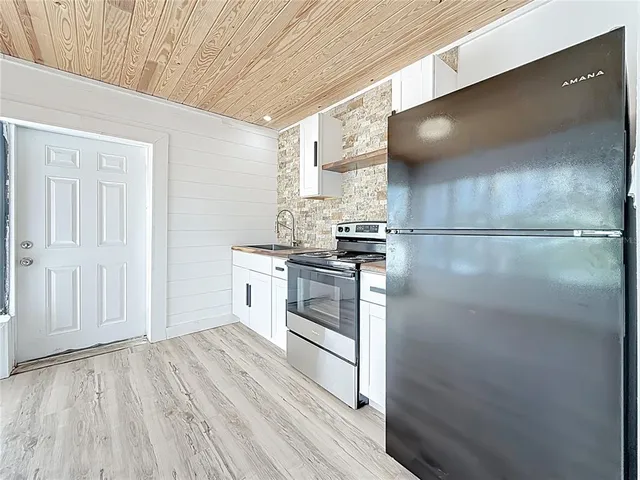 $2,200 | 497 Normandy Road, Unit 2, Madeira Beach, FL 33708