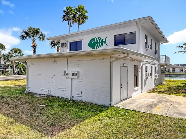$2,200 | 497 Normandy Road, Unit 2, Madeira Beach, FL 33708
