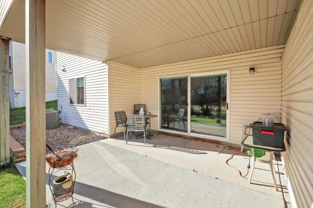 $334,900 | 598 Meadow Lane, Norwood Young America, MN 55397