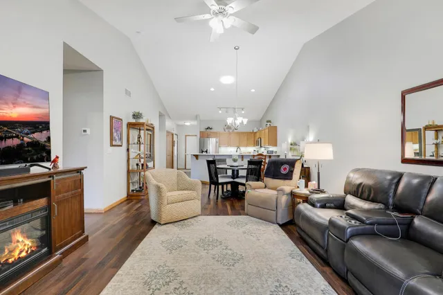 $334,900 | 598 Meadow Lane, Norwood Young America, MN 55397