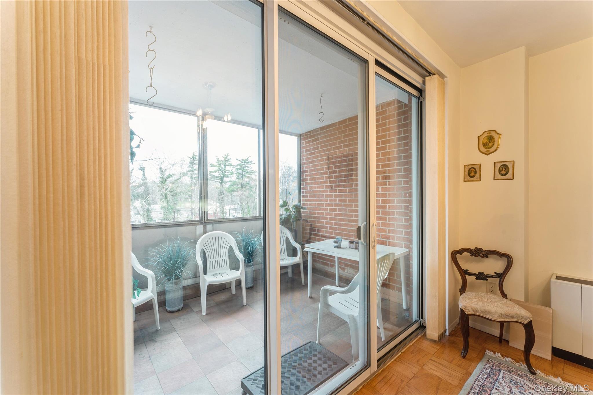 1 Kensington Gate, Unit PH9 Great Neck, NY 11021 - Photo 7 of 17