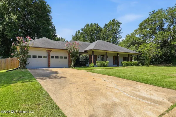 $325,000 | 153 Oak Ridge Circle, Madison, MS 39110