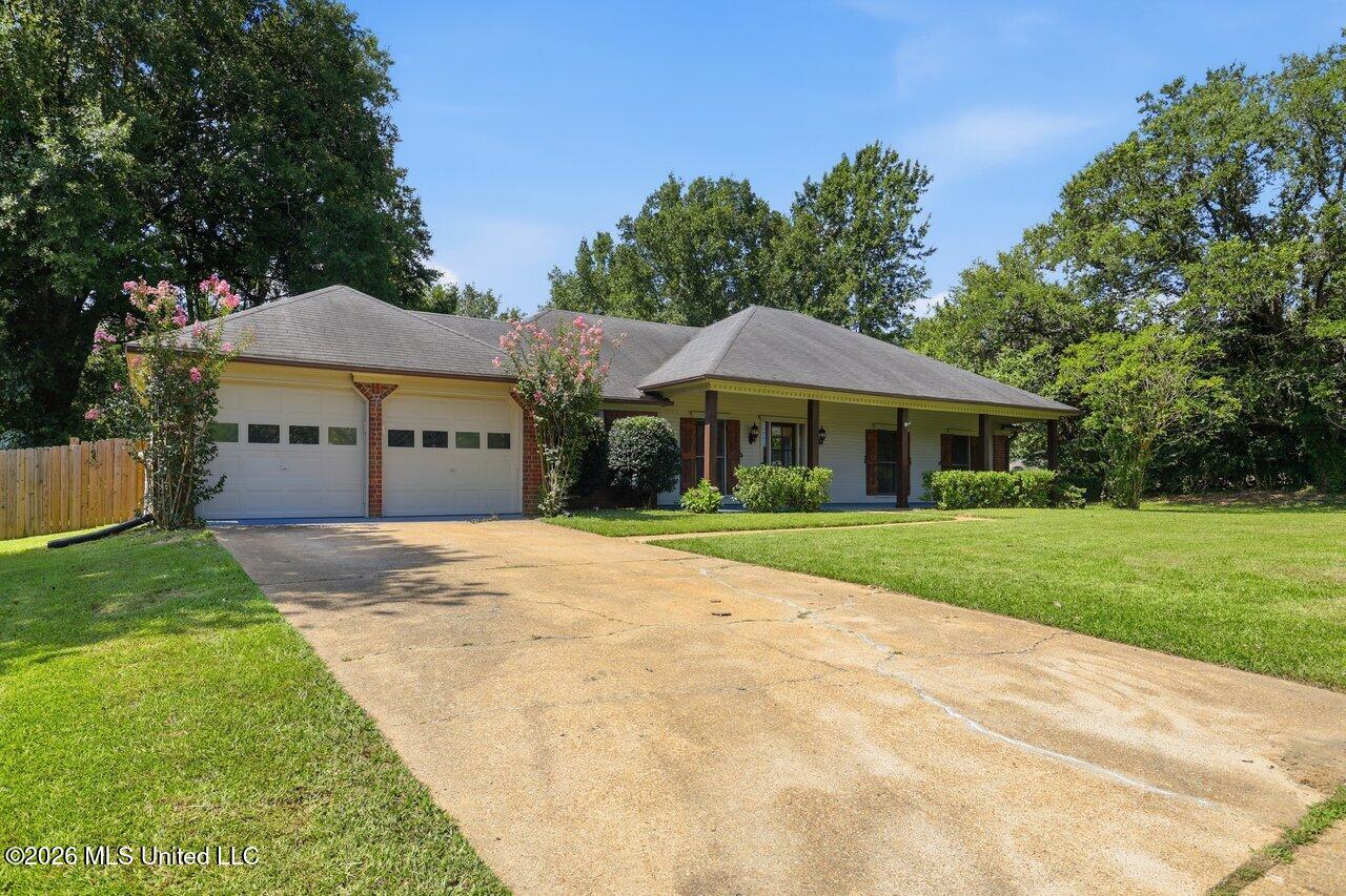 153 Oak Ridge Circle Madison, MS 39110 - Photo 1 of 31 153 Oak Ridge Cir Hometoursms.com 3