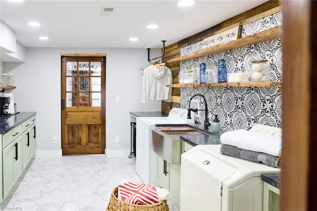 35 Edith Avenue Winston-Salem, NC 27106 - Photo 34 of 45 Oversized laundry room