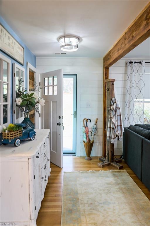 35 Edith Avenue Winston-Salem, NC 27106 - Photo 6 of 45 Foyer