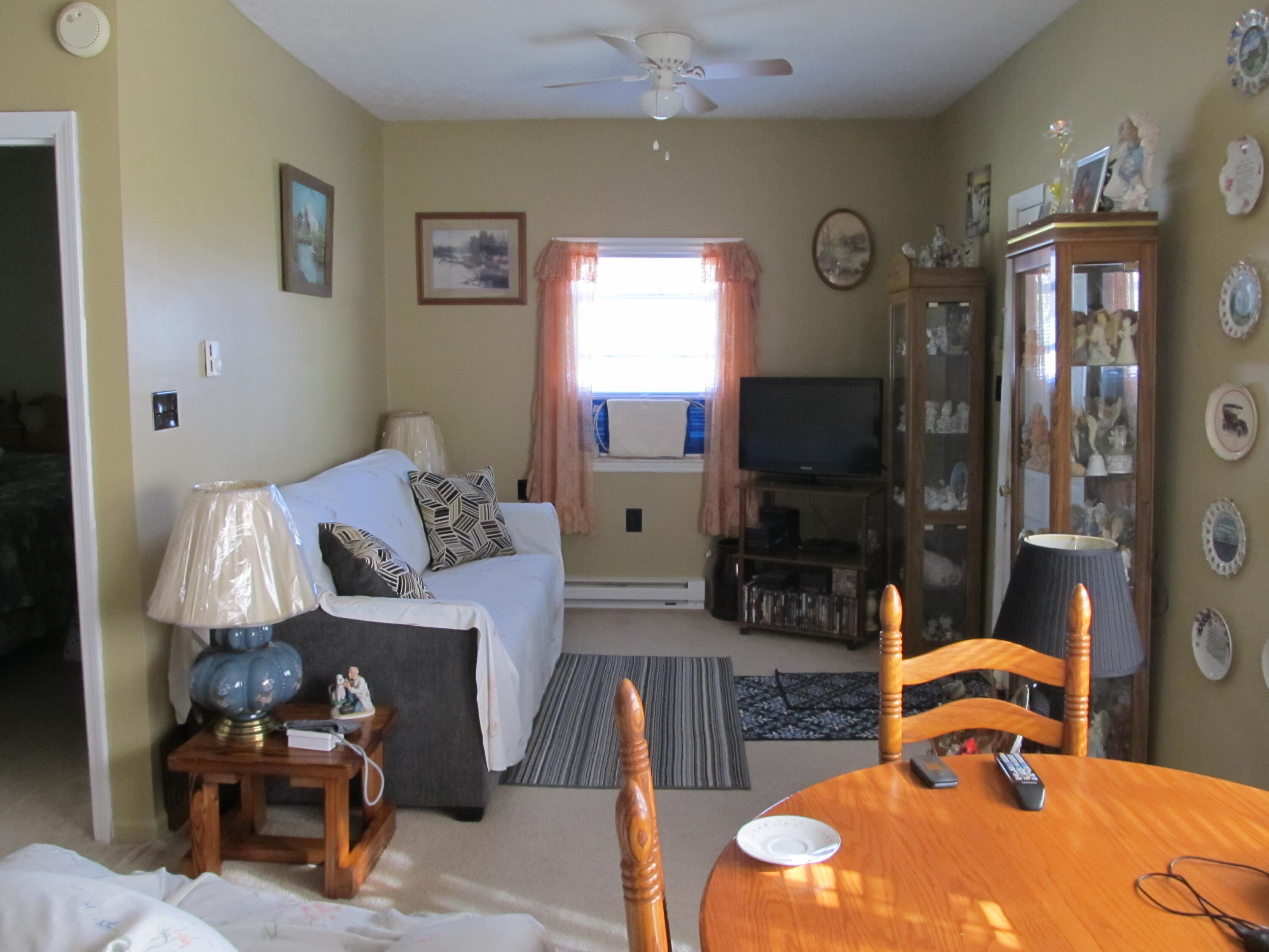 1725 Sand Hill Road Irvine, KY 40336 - Photo 4 of 13 IMG_6477