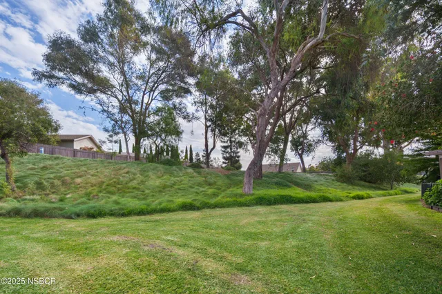 $529,900 | 1518 Oakridge Park Road, Santa Maria, CA 93455