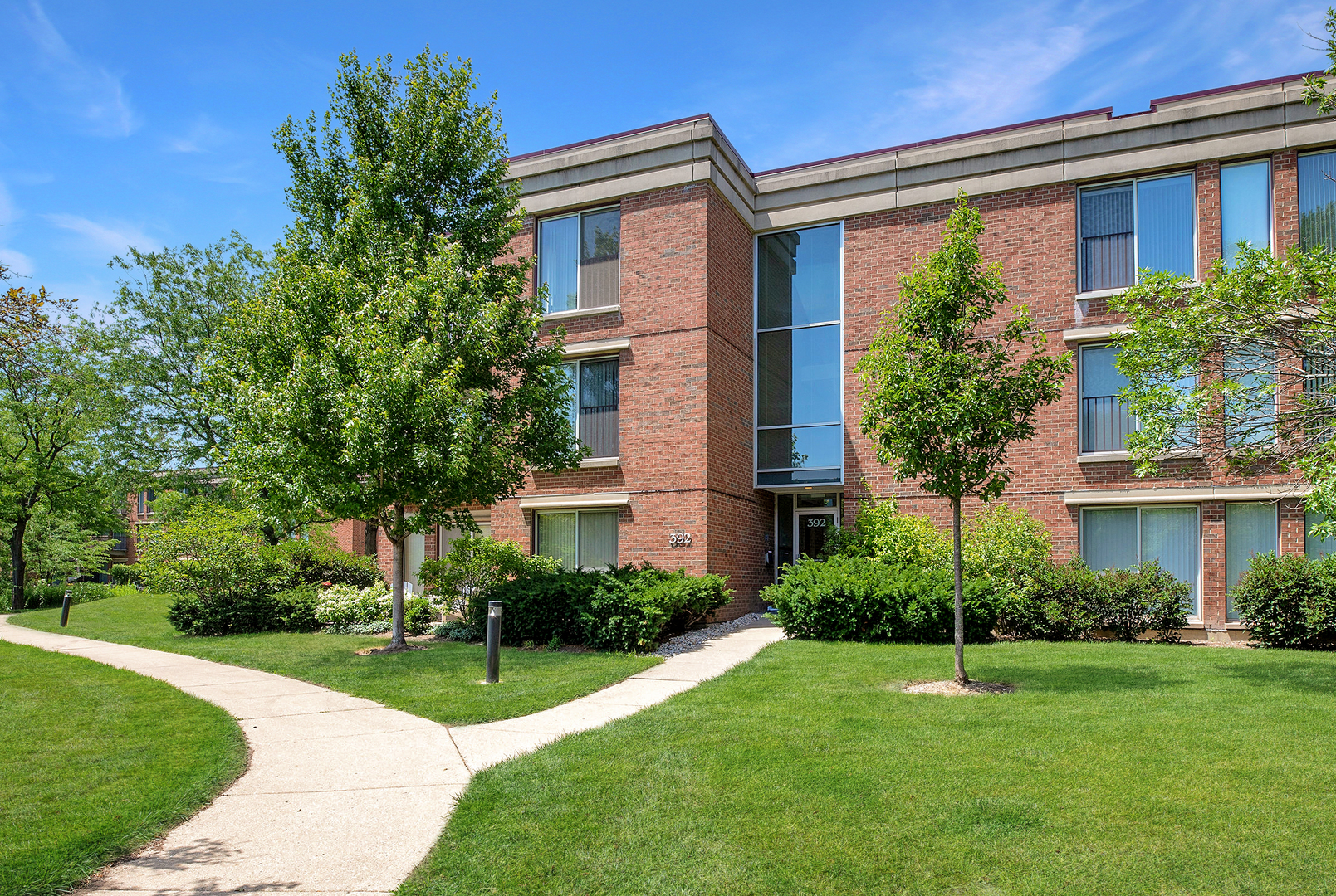 392 Kelburn Road, Unit 122 Deerfield, IL 60015 - Photo 1 of 1