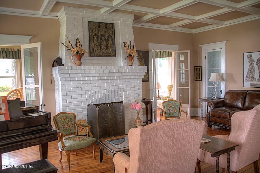 1454 River Road Orange Park, FL 32073 - Photo 9 of 32 LivingRoom copy