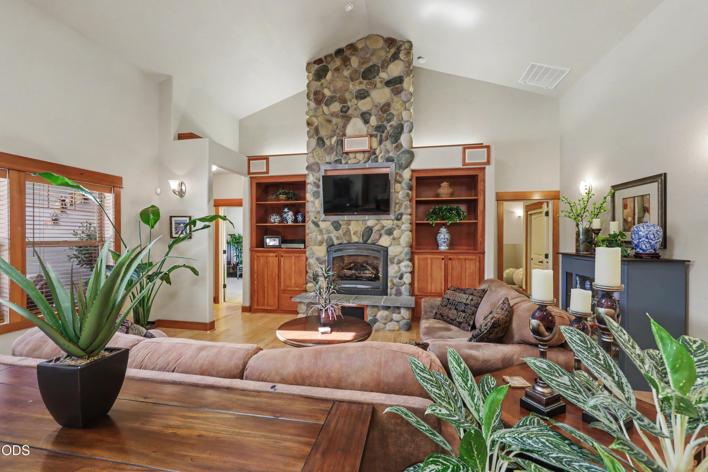 225 Echo Way Eagle Point, OR 97524 - Photo 8 of 63