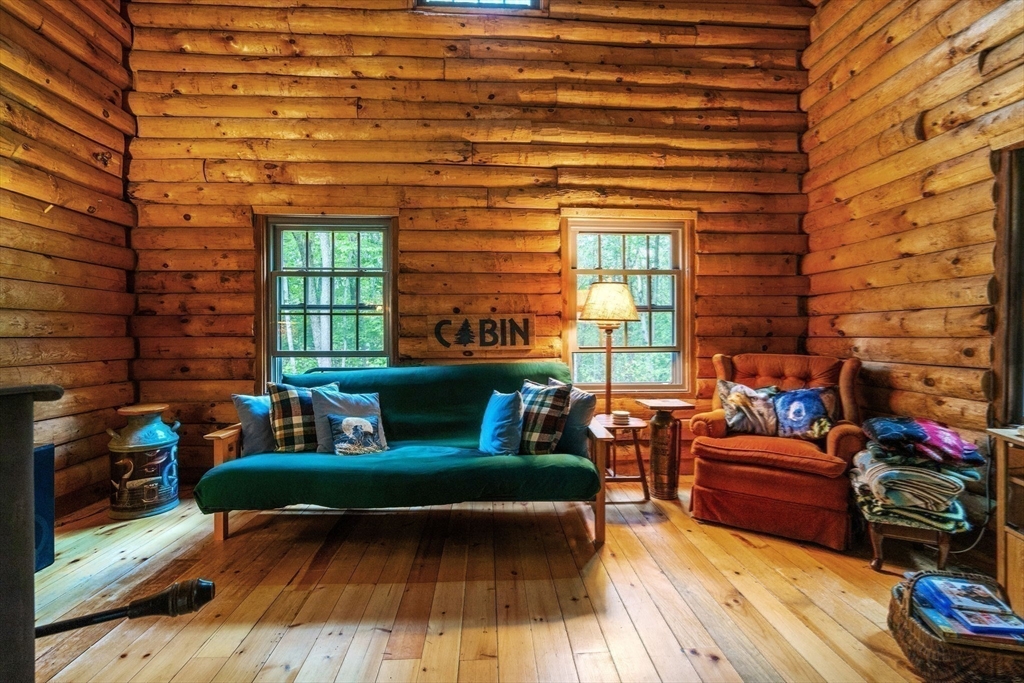 116 Skyline Trail Middlefield, MA 01235 - Photo 4 of 37