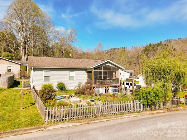 $285,000 | 47 Rosman Trail, Rosman, NC 28772