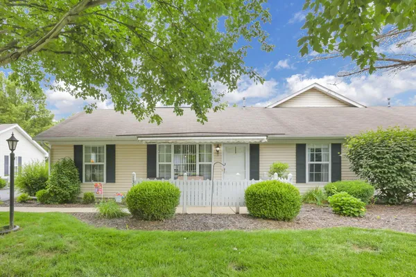 $209,900 | 1330 Hillview Circle East, Newark, OH 43055
