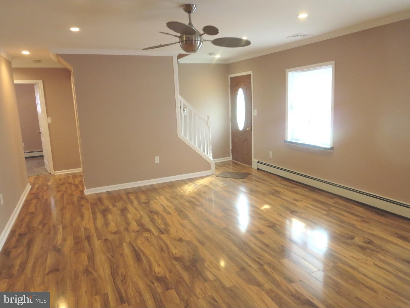32 Violet Road Levittown, PA 19057 - Photo 13 of 25 Living Room