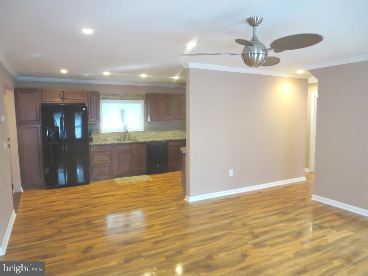 32 Violet Road Levittown, PA 19057 - Photo 14 of 25 Living Room