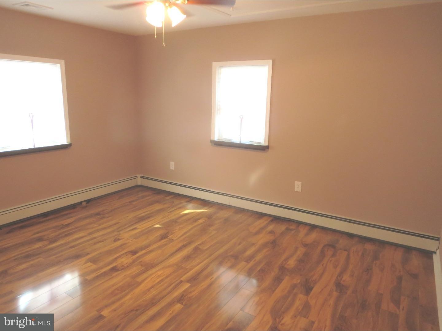 32 Violet Road Levittown, PA 19057 - Photo 15 of 25 Dining Room