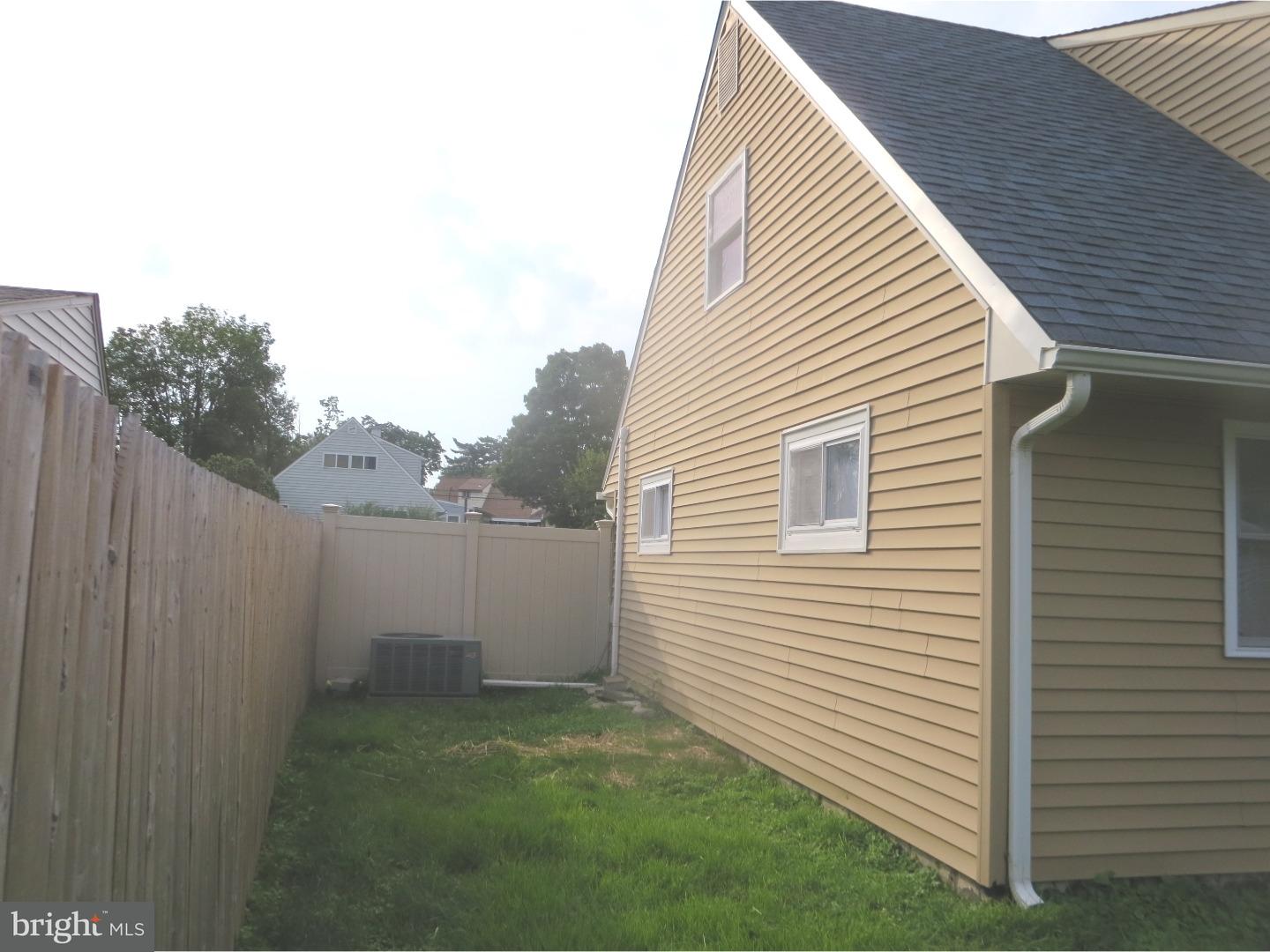 32 Violet Road Levittown, PA 19057 - Photo 9 of 25 Exterior Side