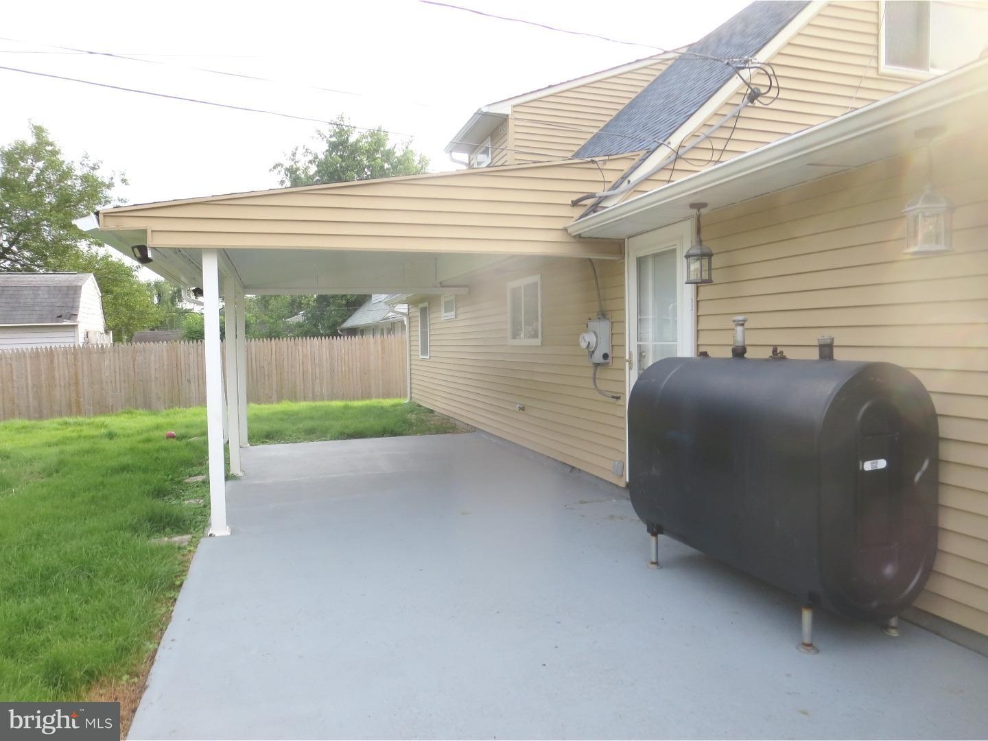 32 Violet Road Levittown, PA 19057 - Photo 10 of 25 Porch
