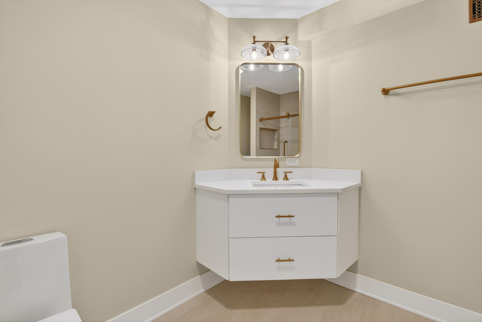 5801 North Sheridan Road, Unit 20D Chicago, IL 60660 - Photo 23 of 34