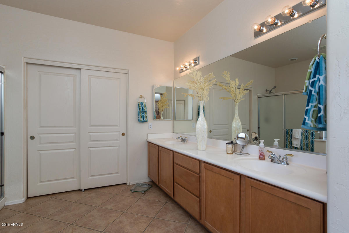 3375 East Los Altos Road Gilbert, AZ 85297 - Photo 13 of 22 Master Bathroom